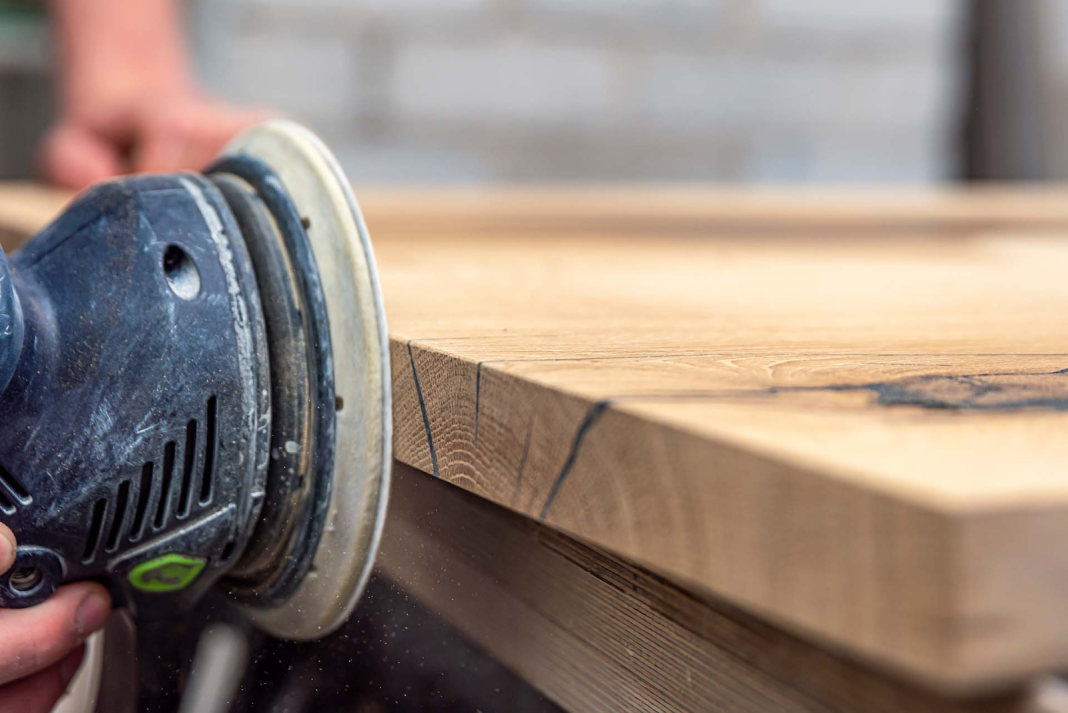 Reparaturen im Holzbereich